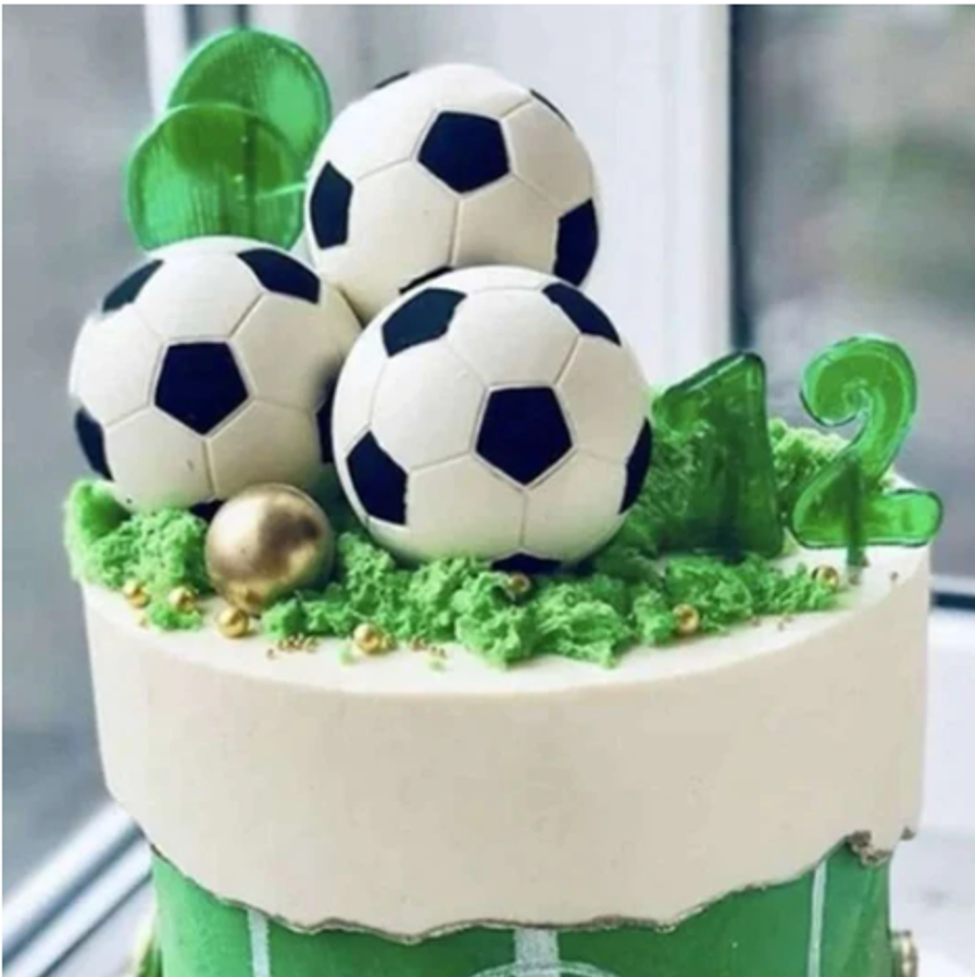 STOCK7 - Soccer Design Cake Decoration