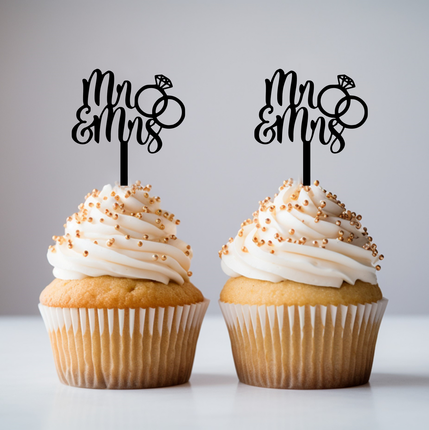 CUPCAKE003 - Mr & Mrs Cupcake Topper